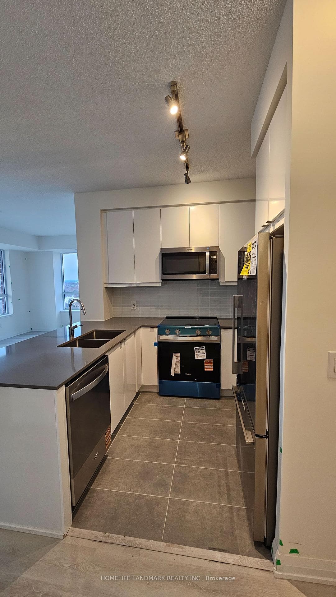 3260 Sheppard Avenue Unit 1302 photo 5