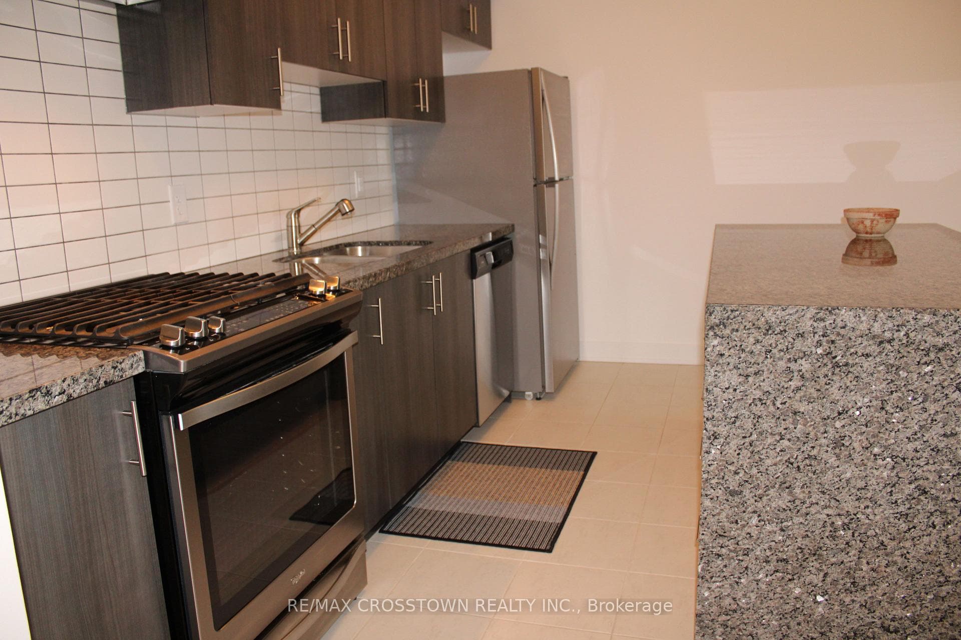 6 Spice Way Unit 408 photo 4