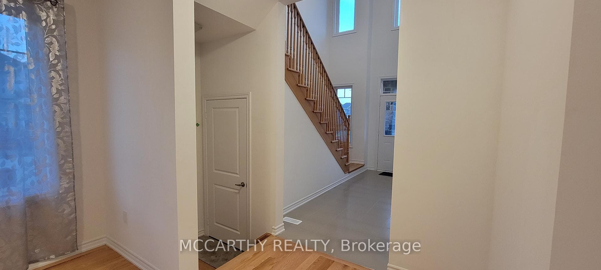 36 Doc Lougheed Avenue photo 14