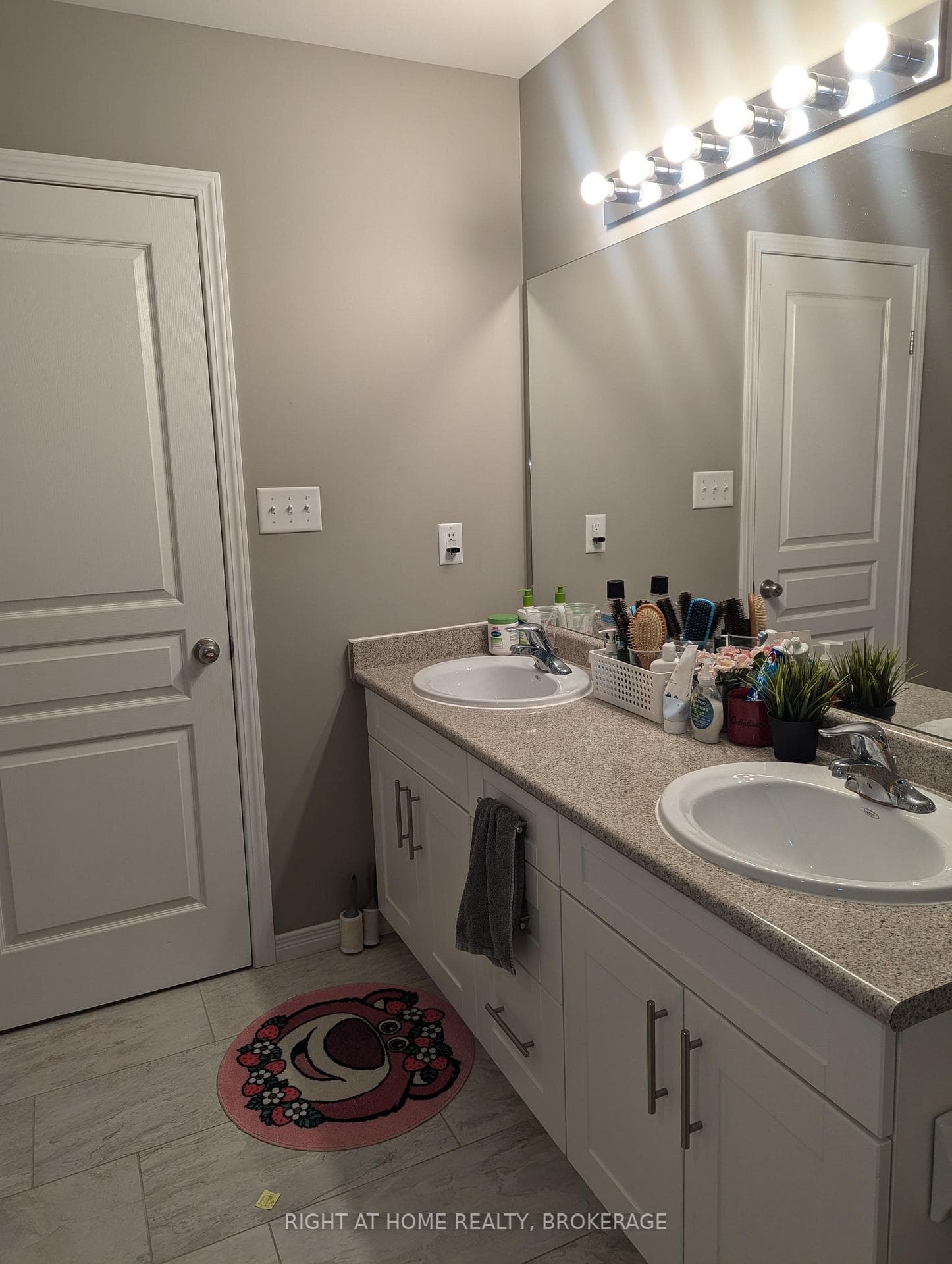 541 Rivertrail Avenue photo 26