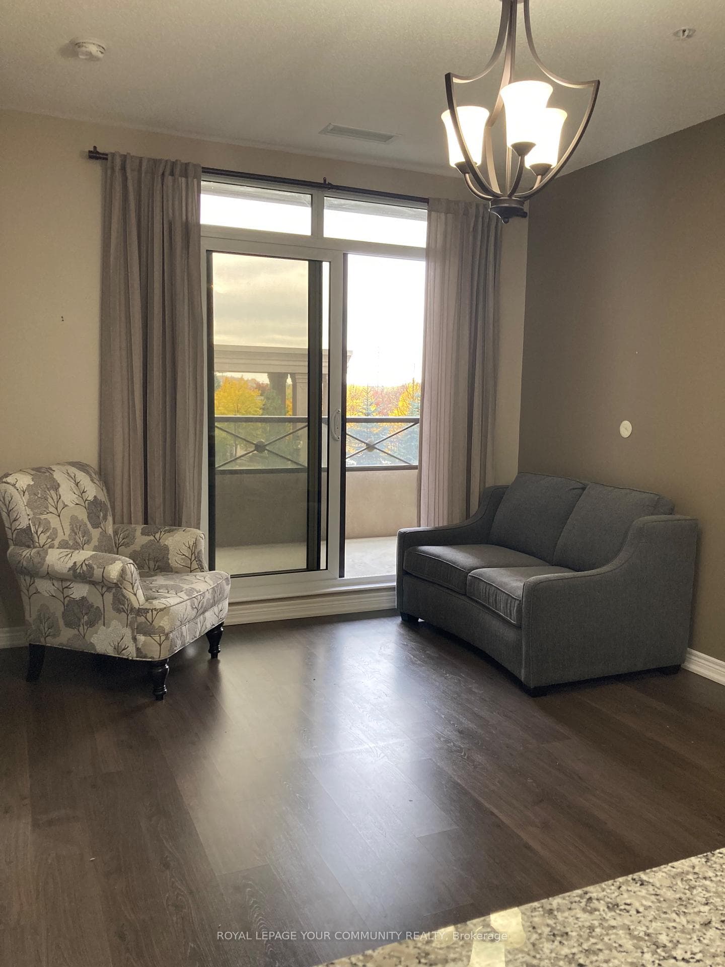 9255 Jane Street Unit 201 photo 4