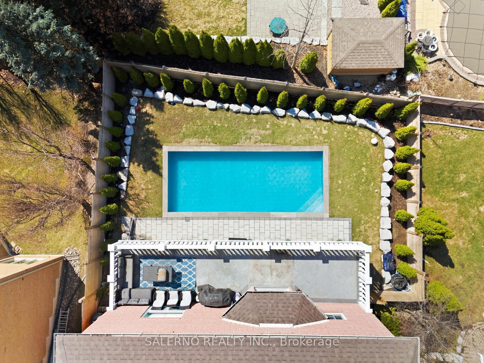 115 Ayton Crescent photo 49