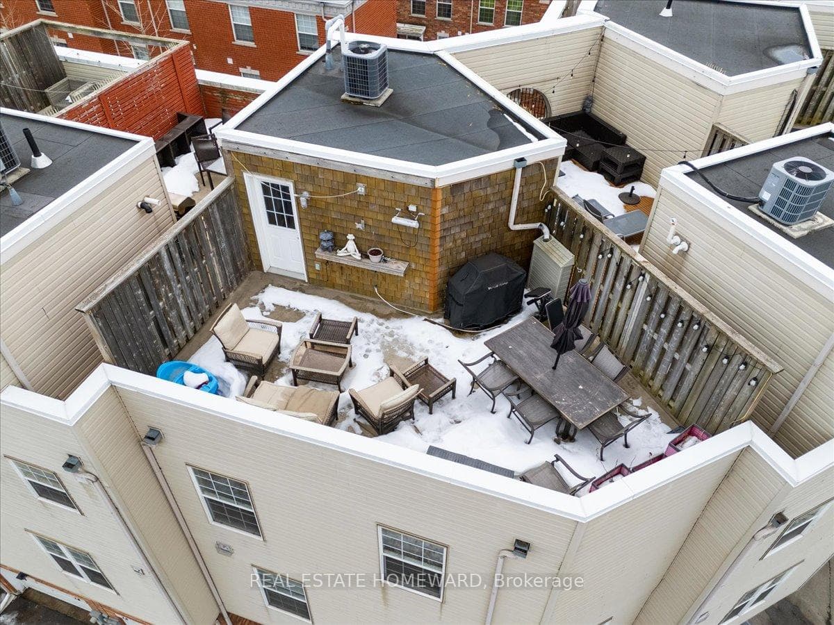 14 Fairhead Mews photo 33