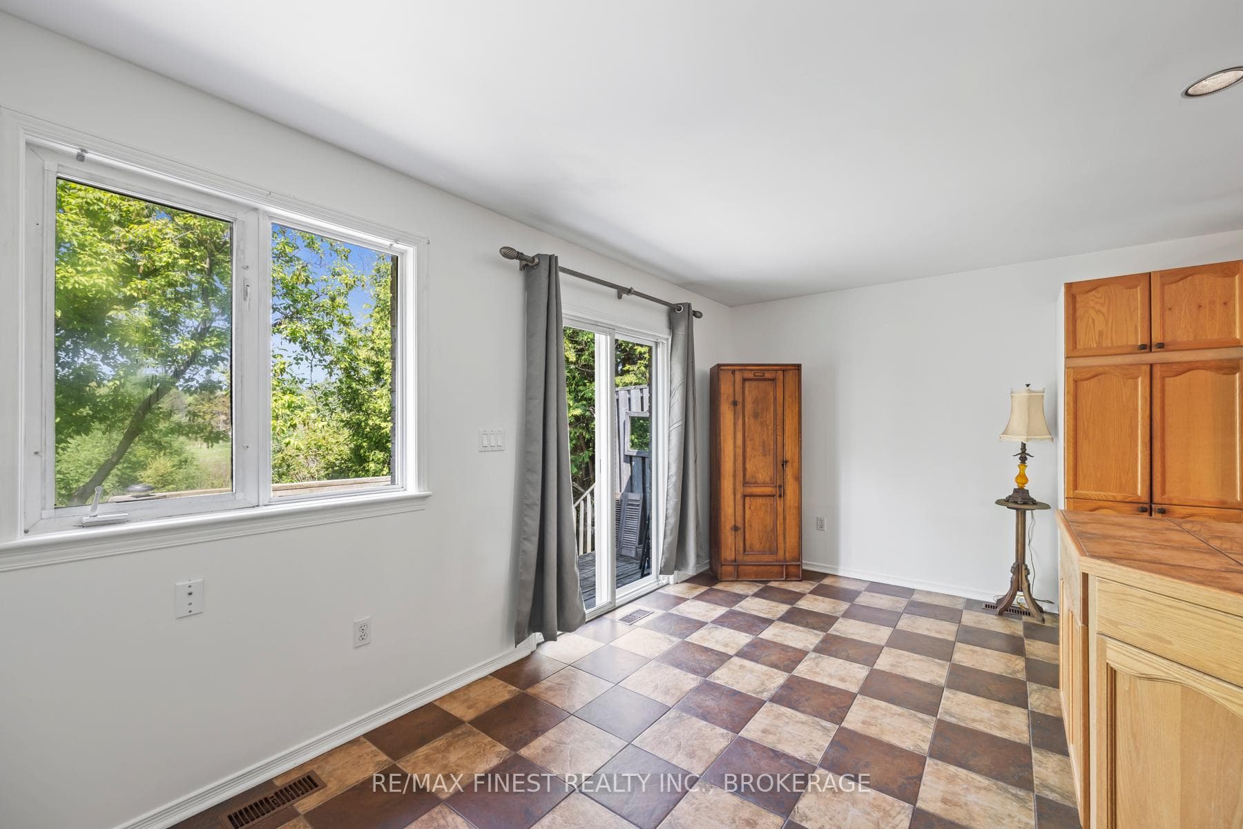 941 Malvern Terrace photo 27
