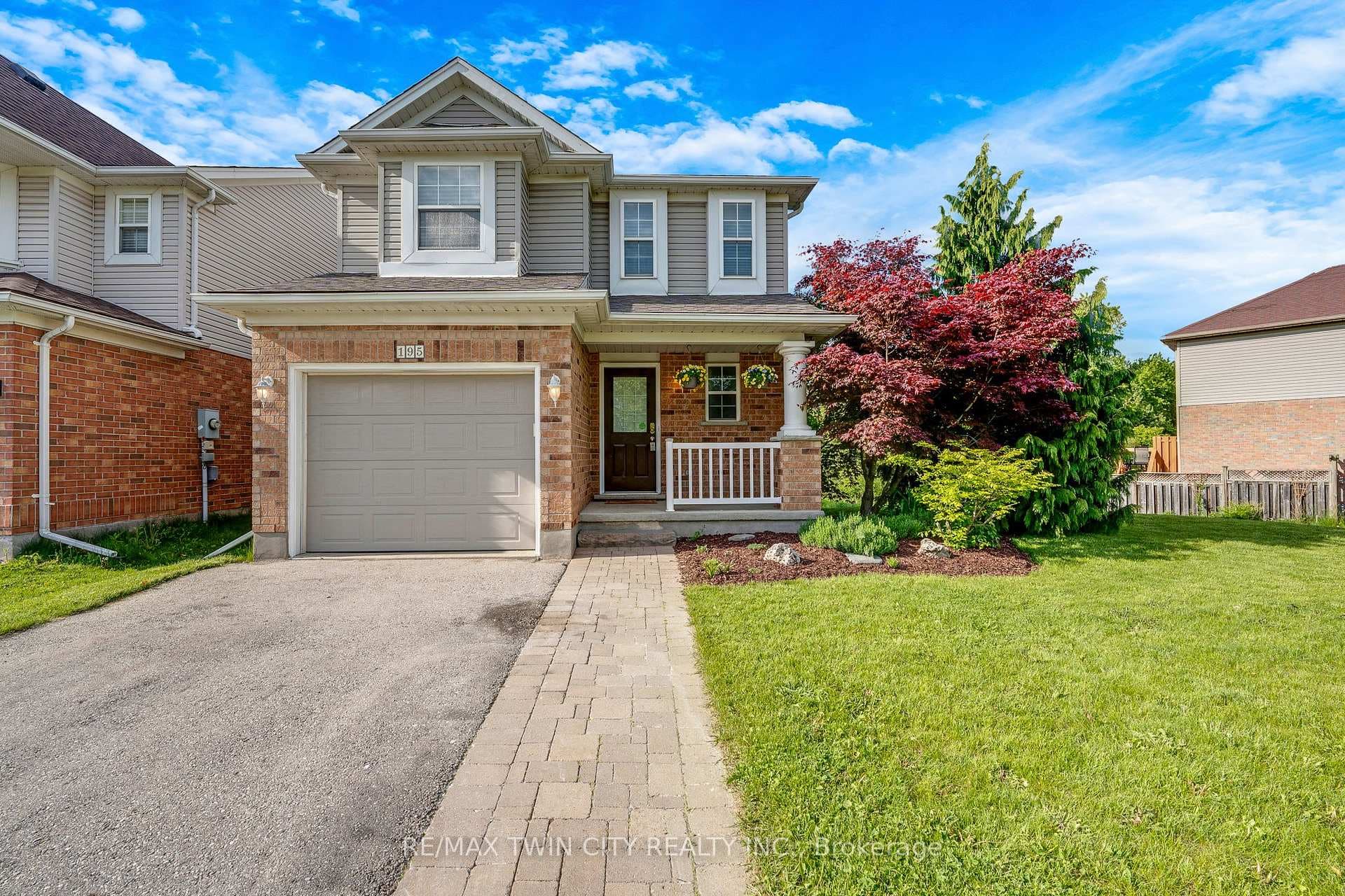 195 Pineland Court photo 1