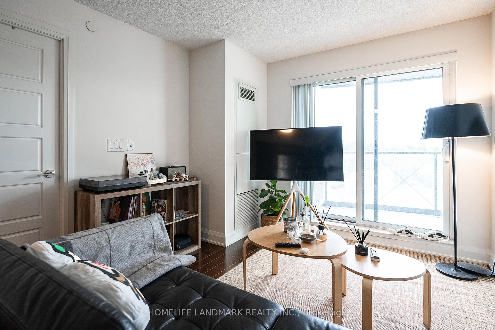 8200 birchmount Road Unit 521 photo 4