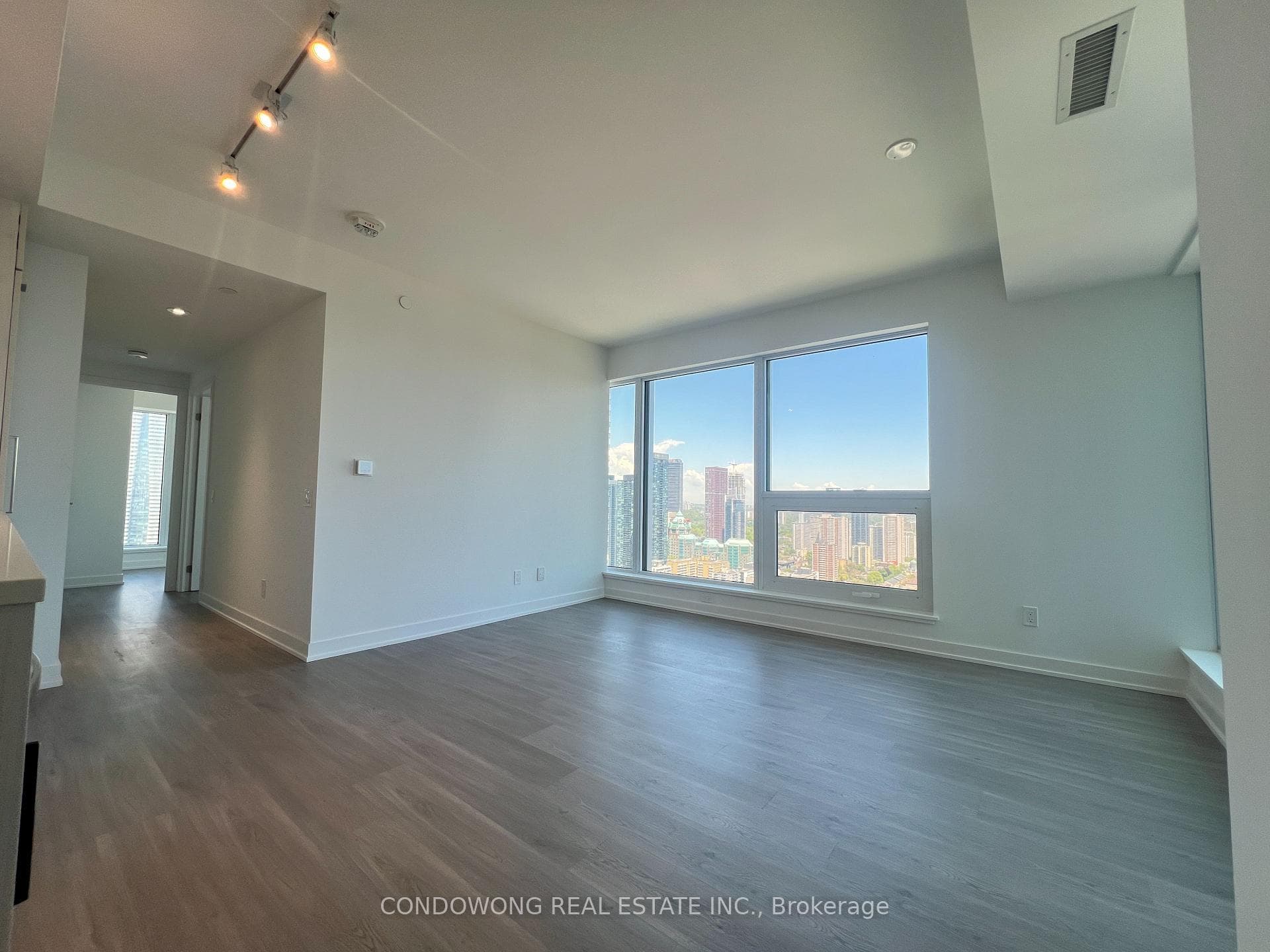Very Spacious Dining Room