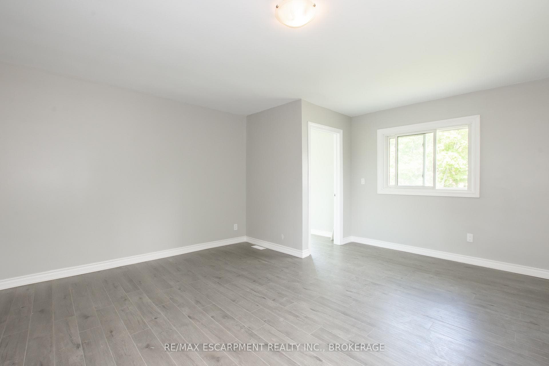 2 WOLFDALE Place Unit Main photo 20