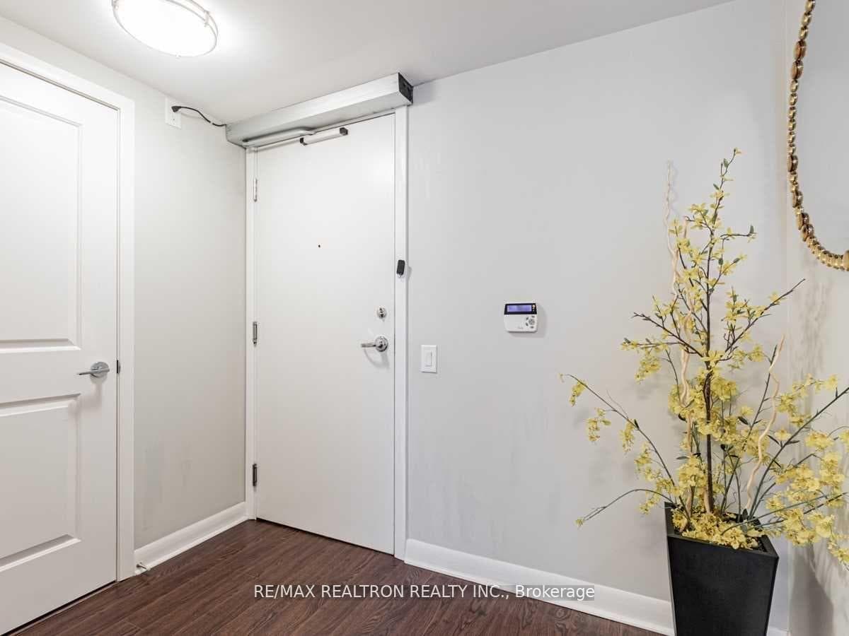 190 Borough Drive Unit 1101 photo 8