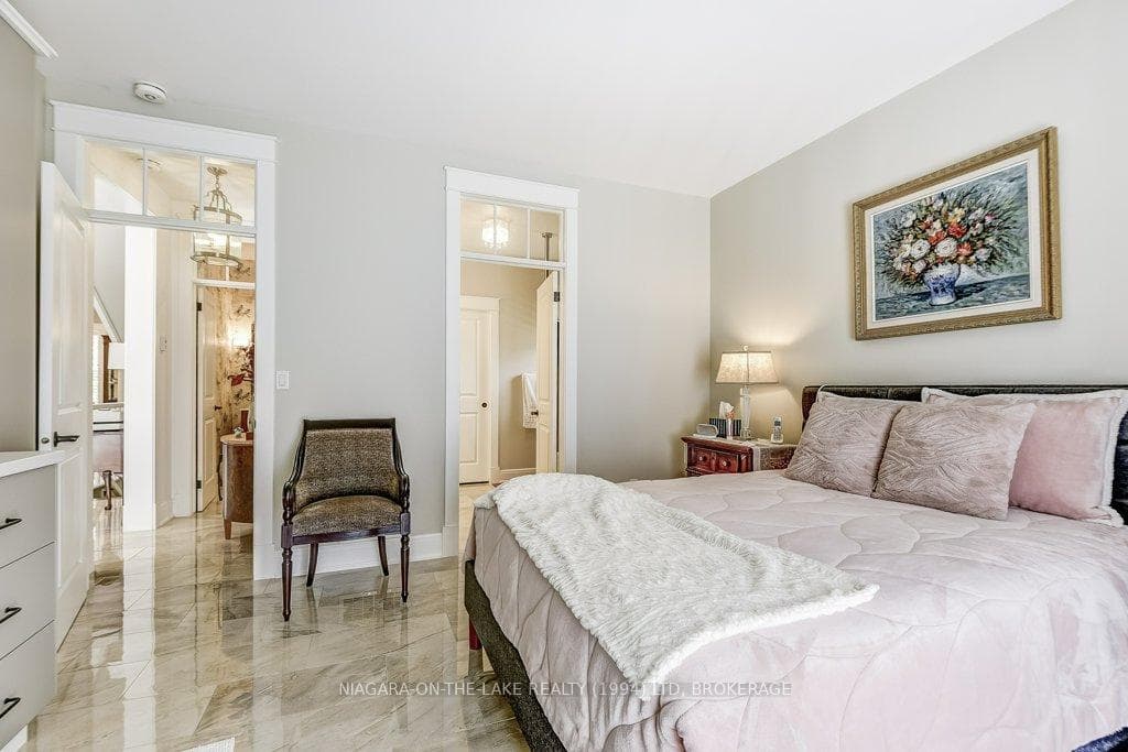 15 Meritage Lane Unit 8 photo 16