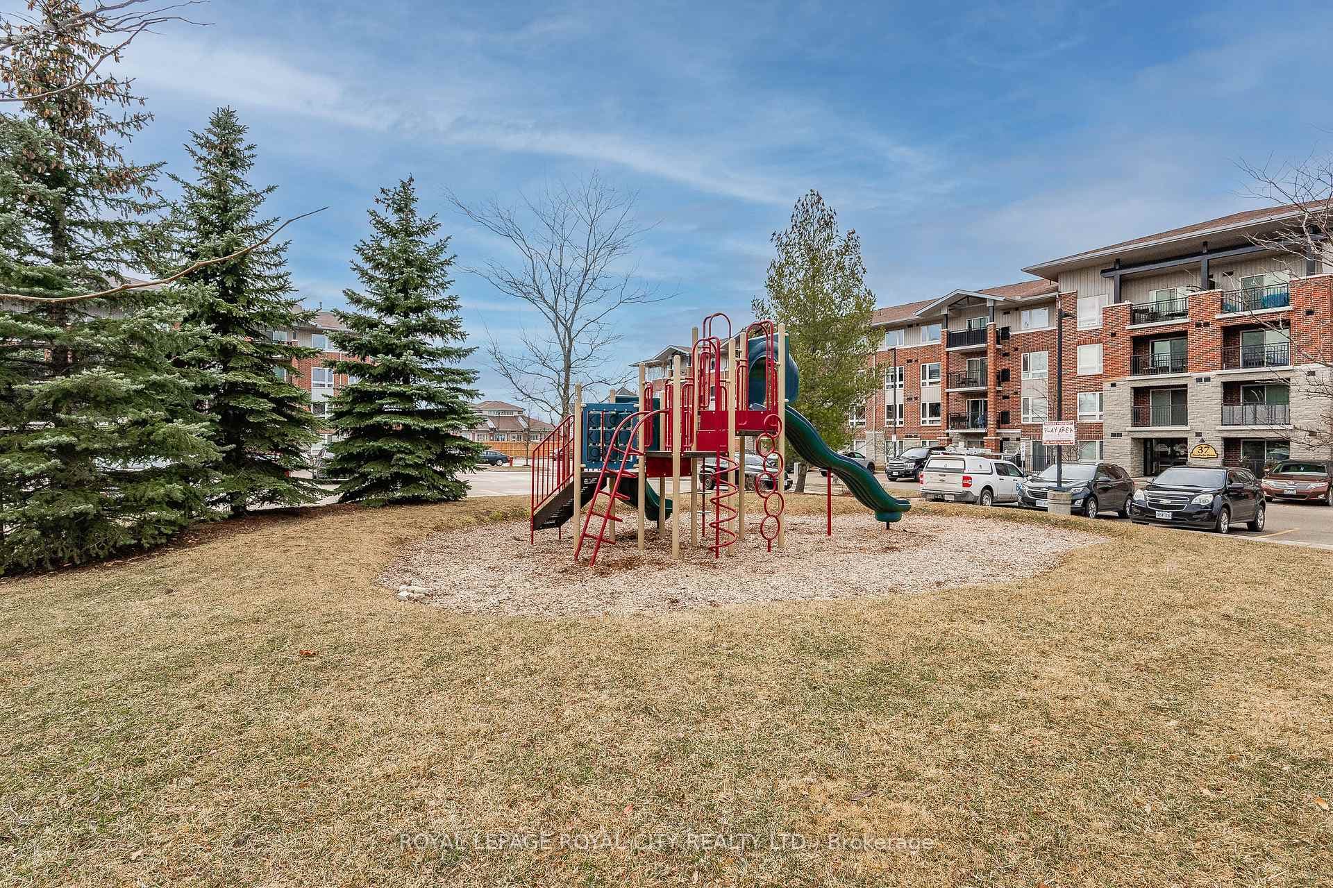 45 Goodwin Drive Drive Unit 106 photo 32