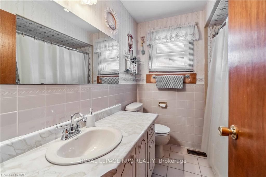 Upper 4 piece bath - tub has been converted to a s