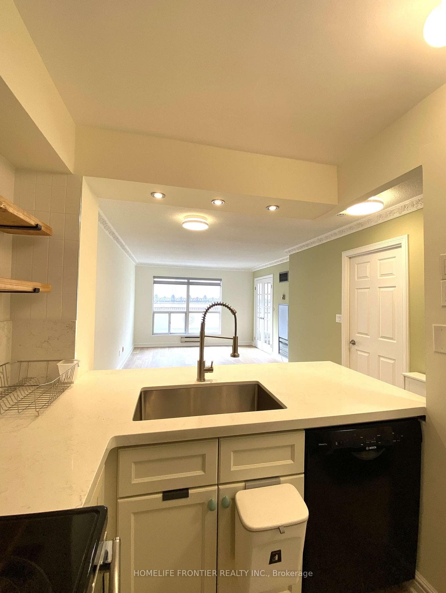 7 Carlton Street Unit 1210 photo 4