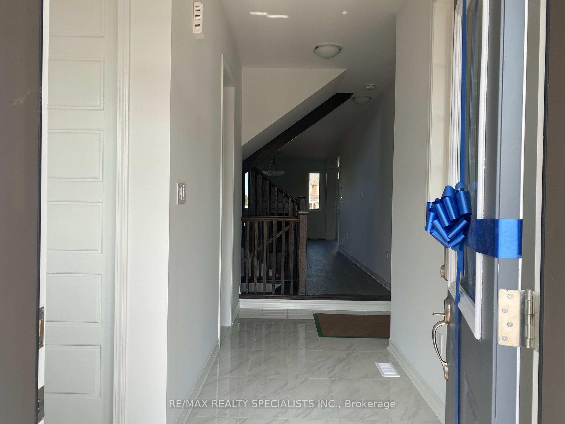 1183 Milland Drive photo 3