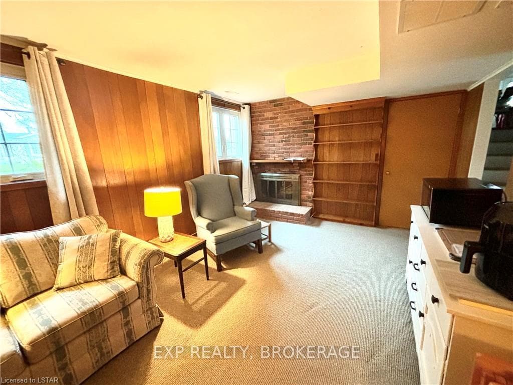 1101 PRINCE PHILIP Drive photo 1