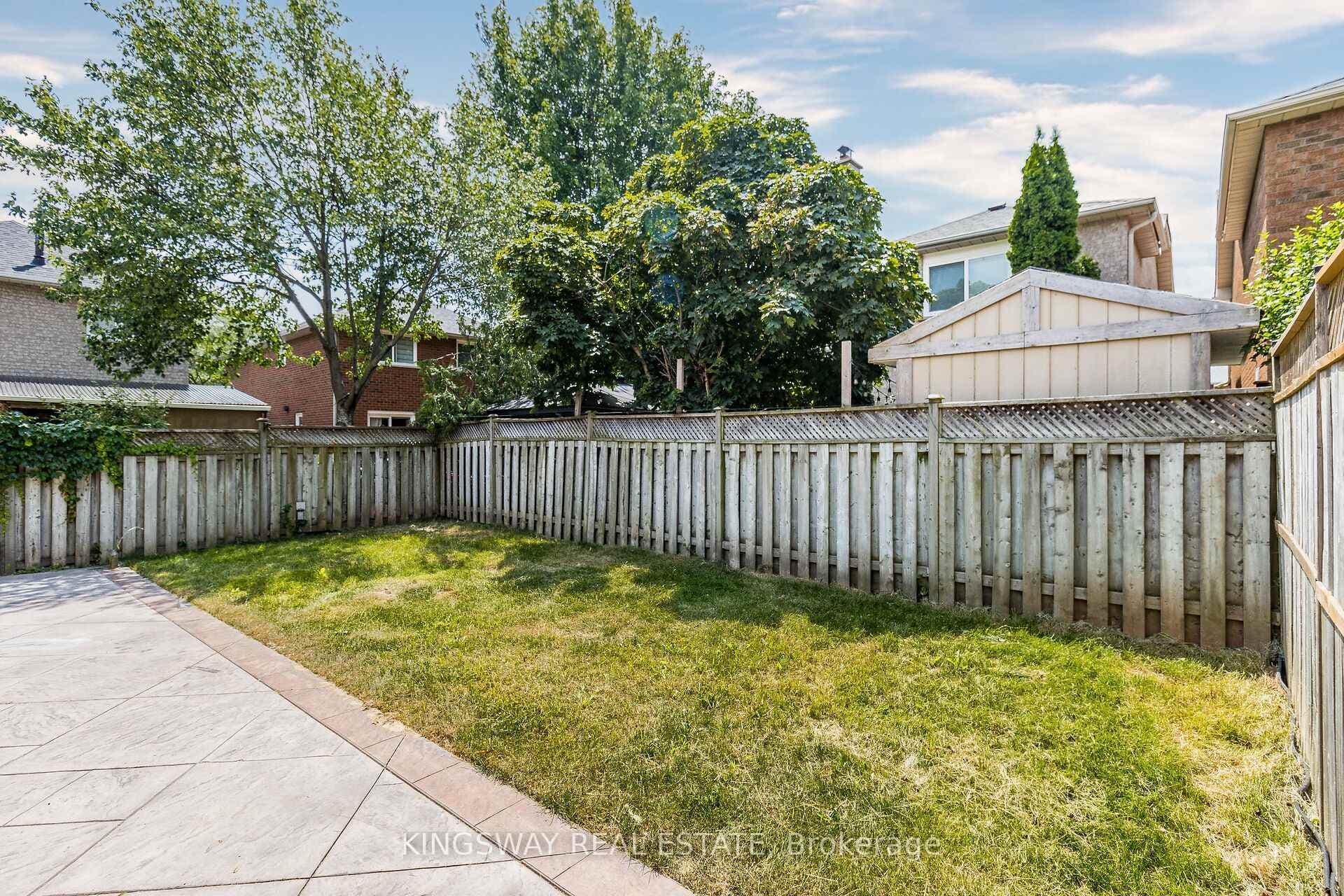 2050 Oak Bliss Crescent photo 38