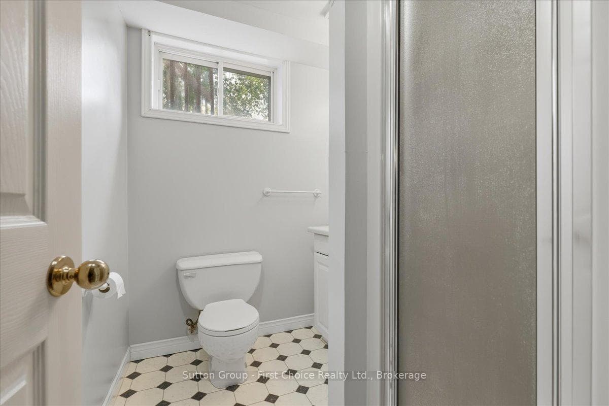187 Queen Street photo 30