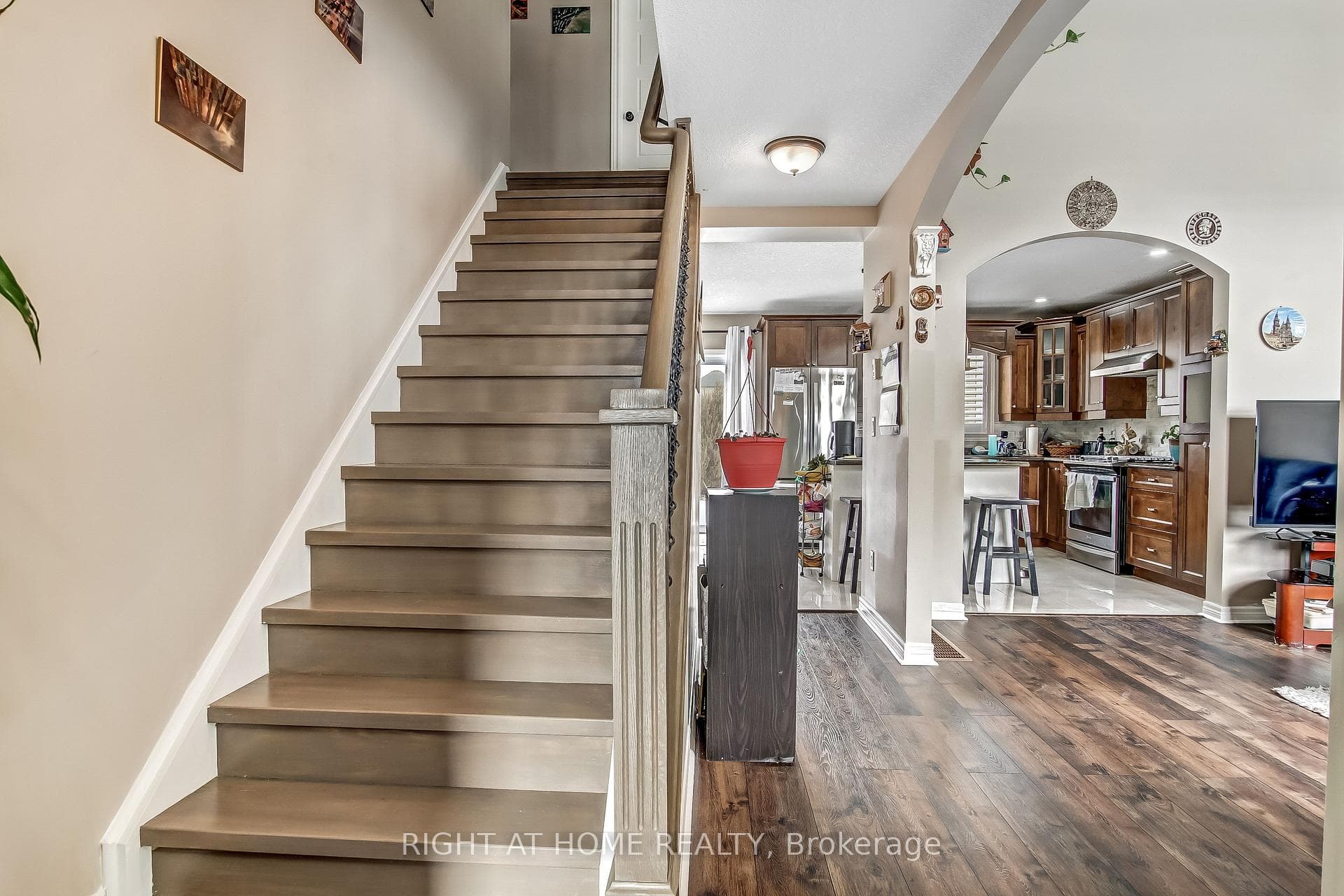 448 Poldon Drive photo 6