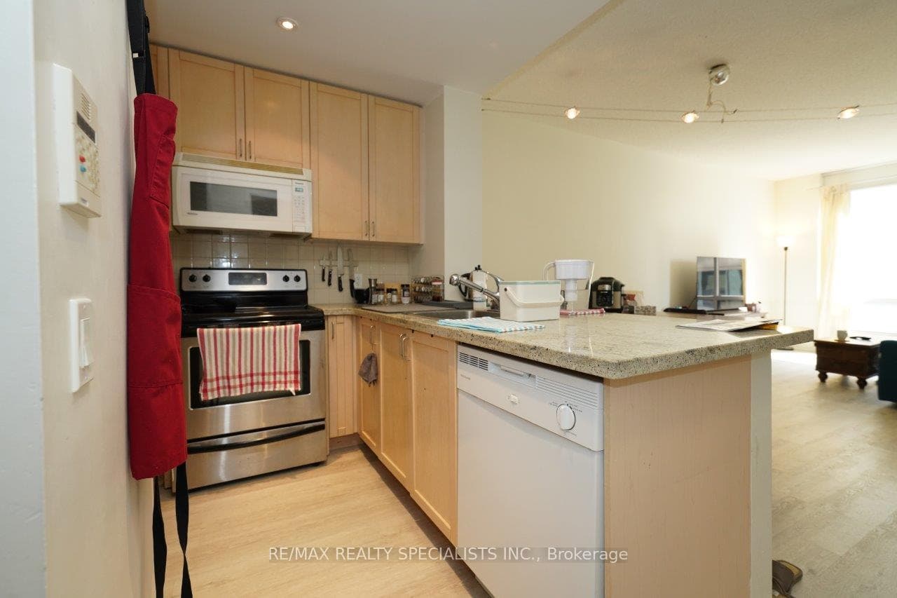 85 Bloor Street Unit 1507 photo 14