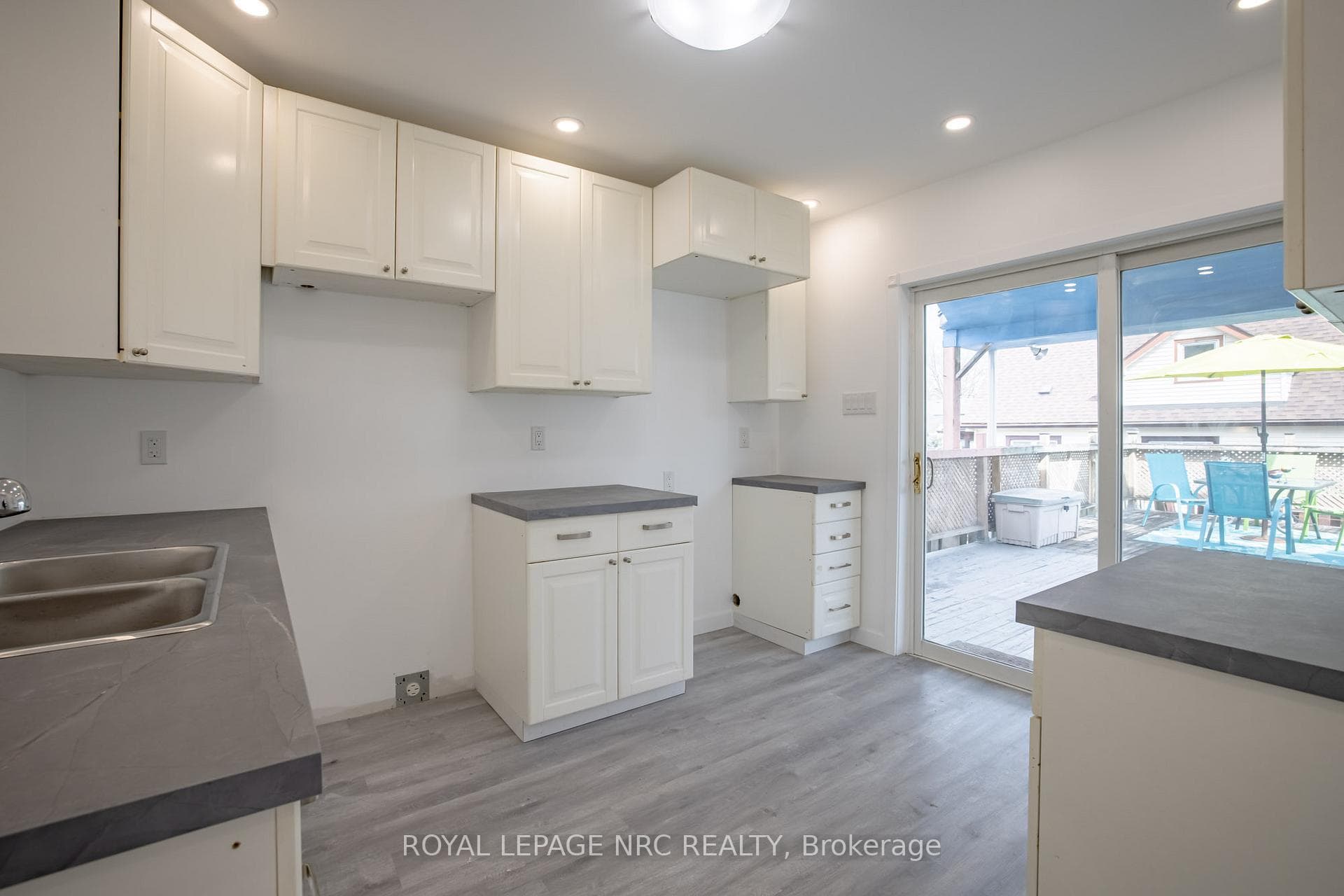 170 Niagara Street photo 12
