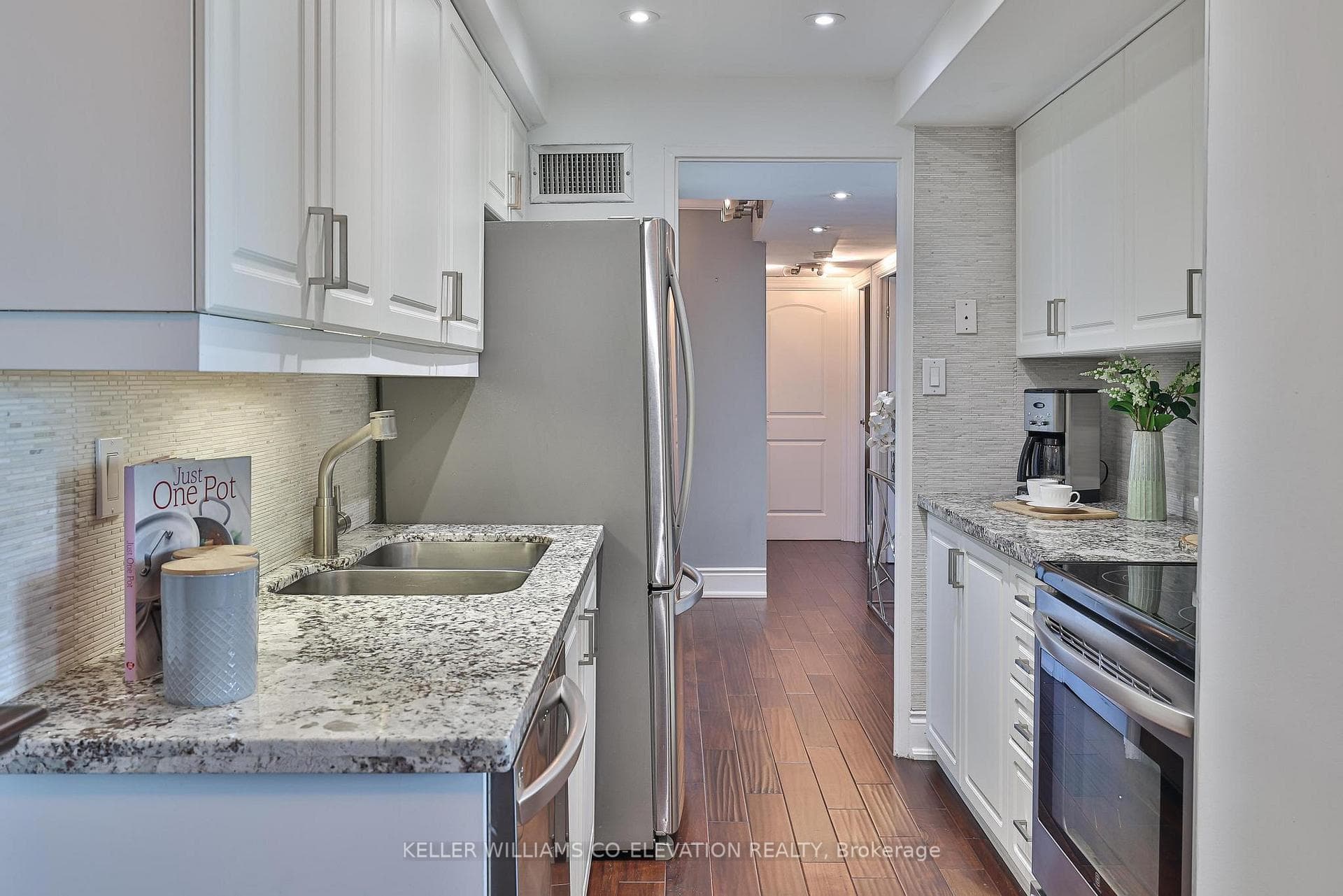 1333 Bloor Street Unit 1219 photo 17