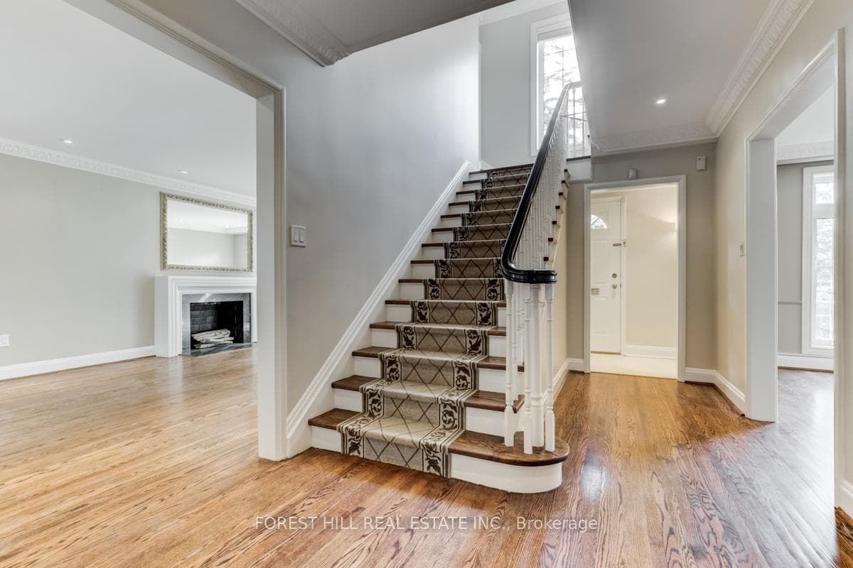 109 Mona Drive photo 2