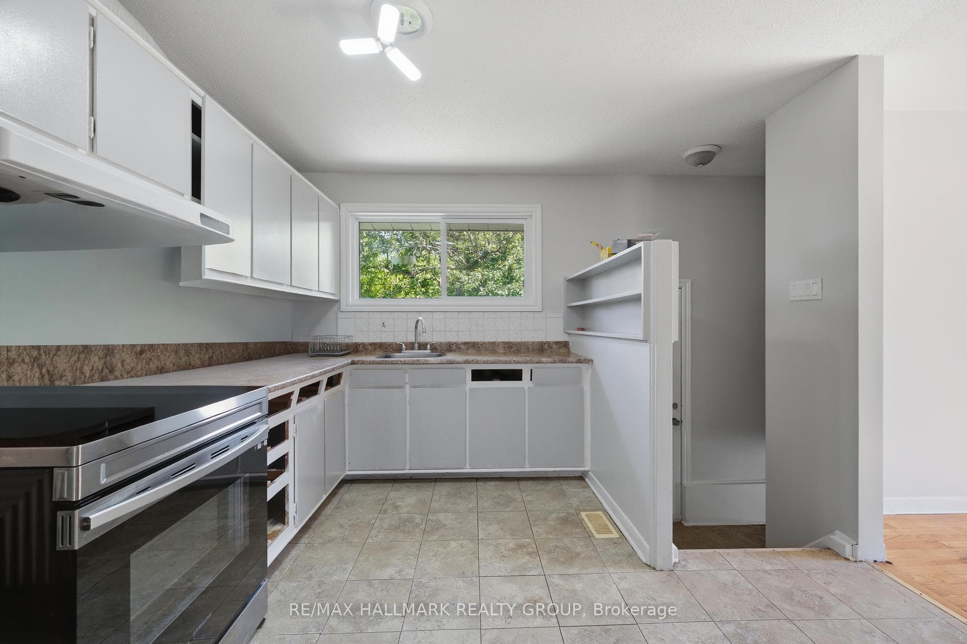 45 Hilliard Avenue photo 14