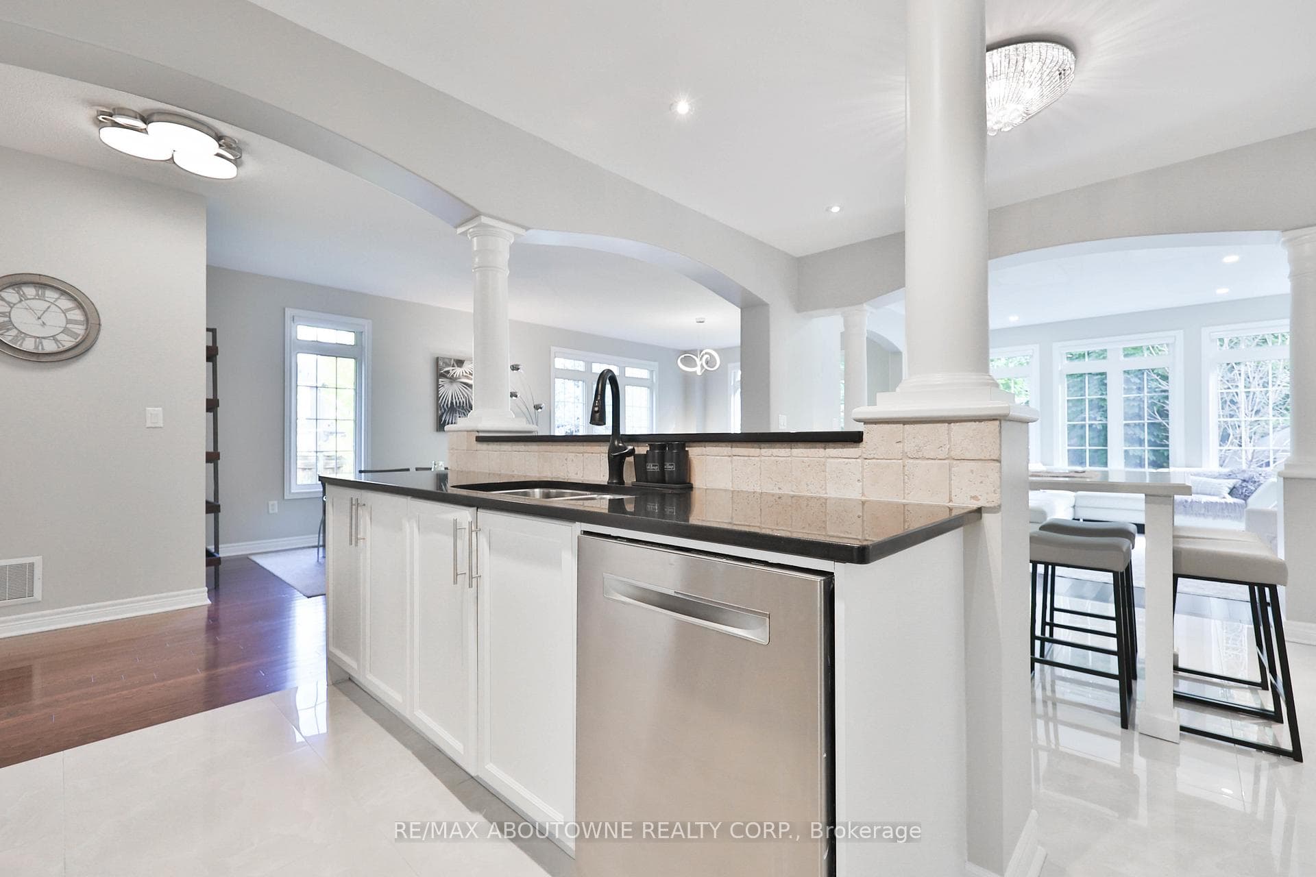 3262 Skipton Lane photo 12