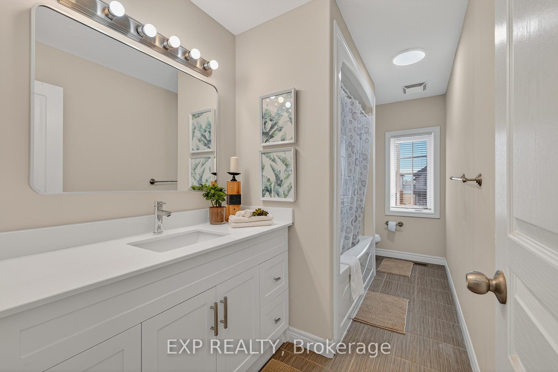 100 Garinger Crescent photo 28