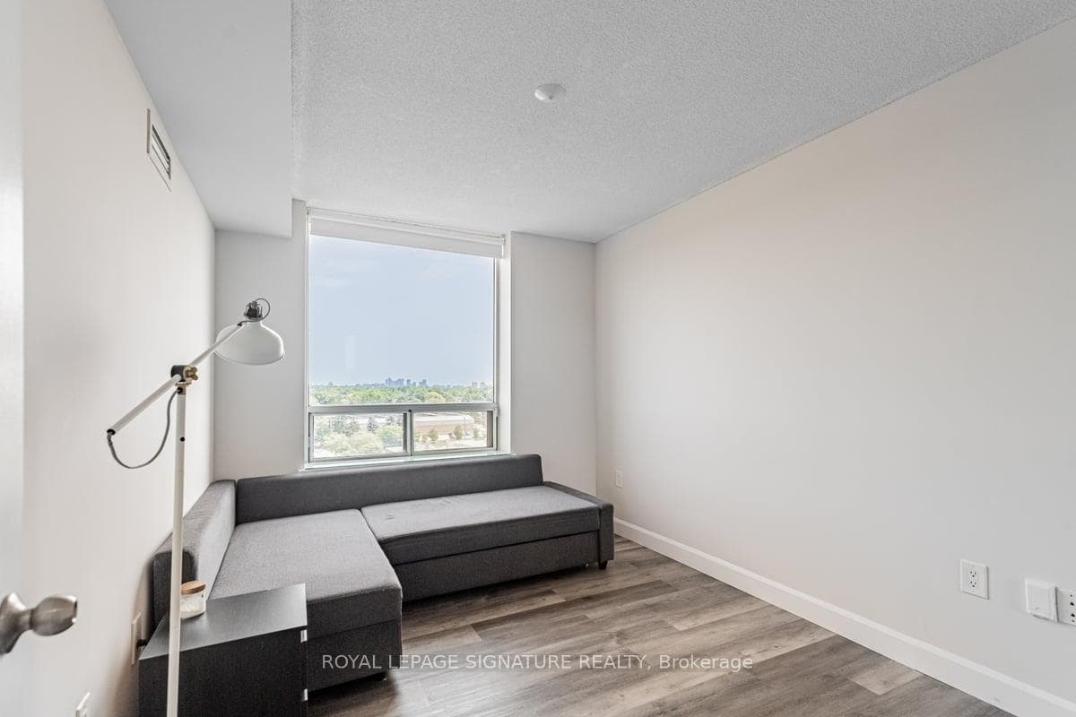 A versatile room for a second bedroom or office