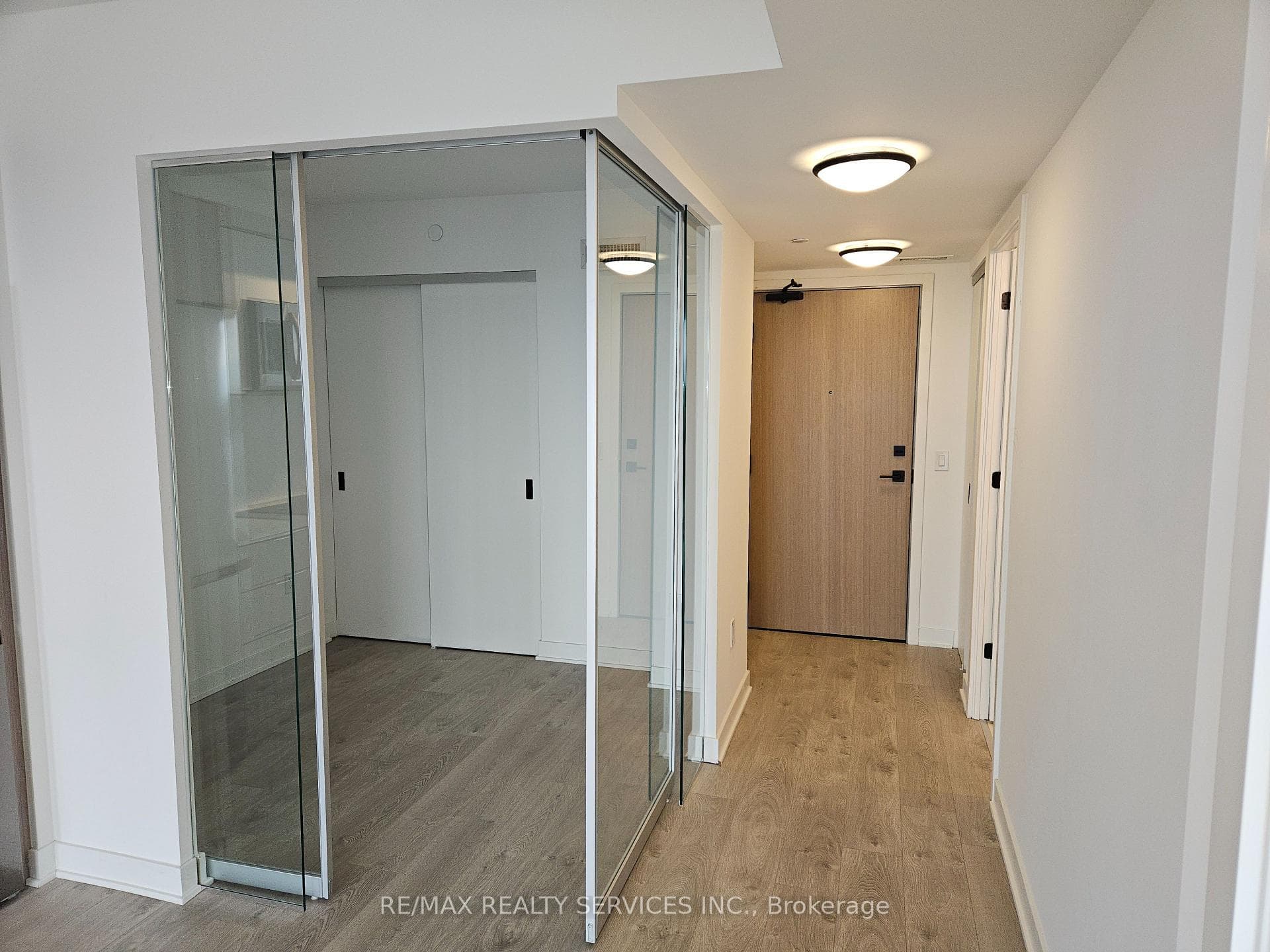 36 Zorra Street Unit 527 photo 2