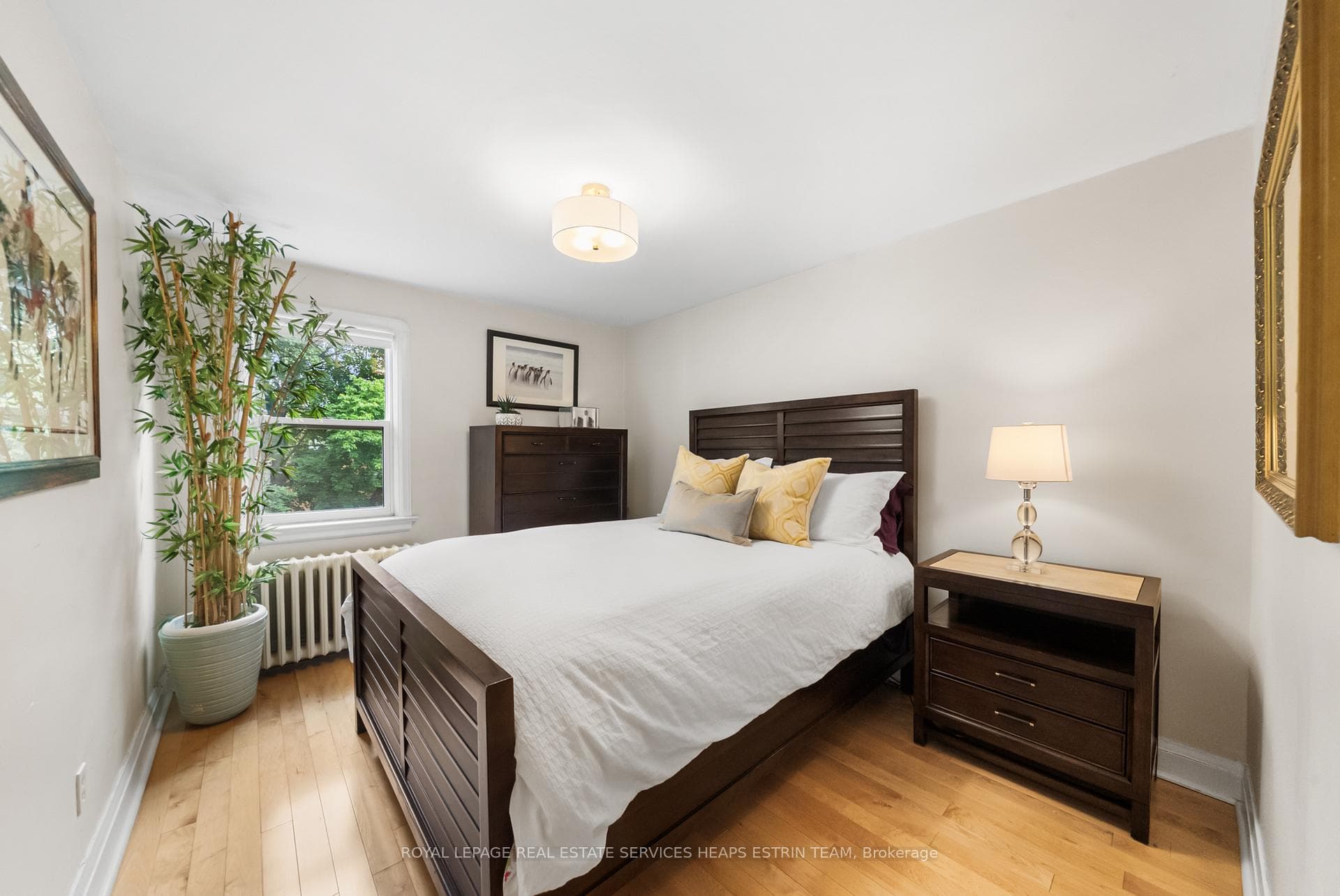 Second Bedroom with Queen- Sized bed