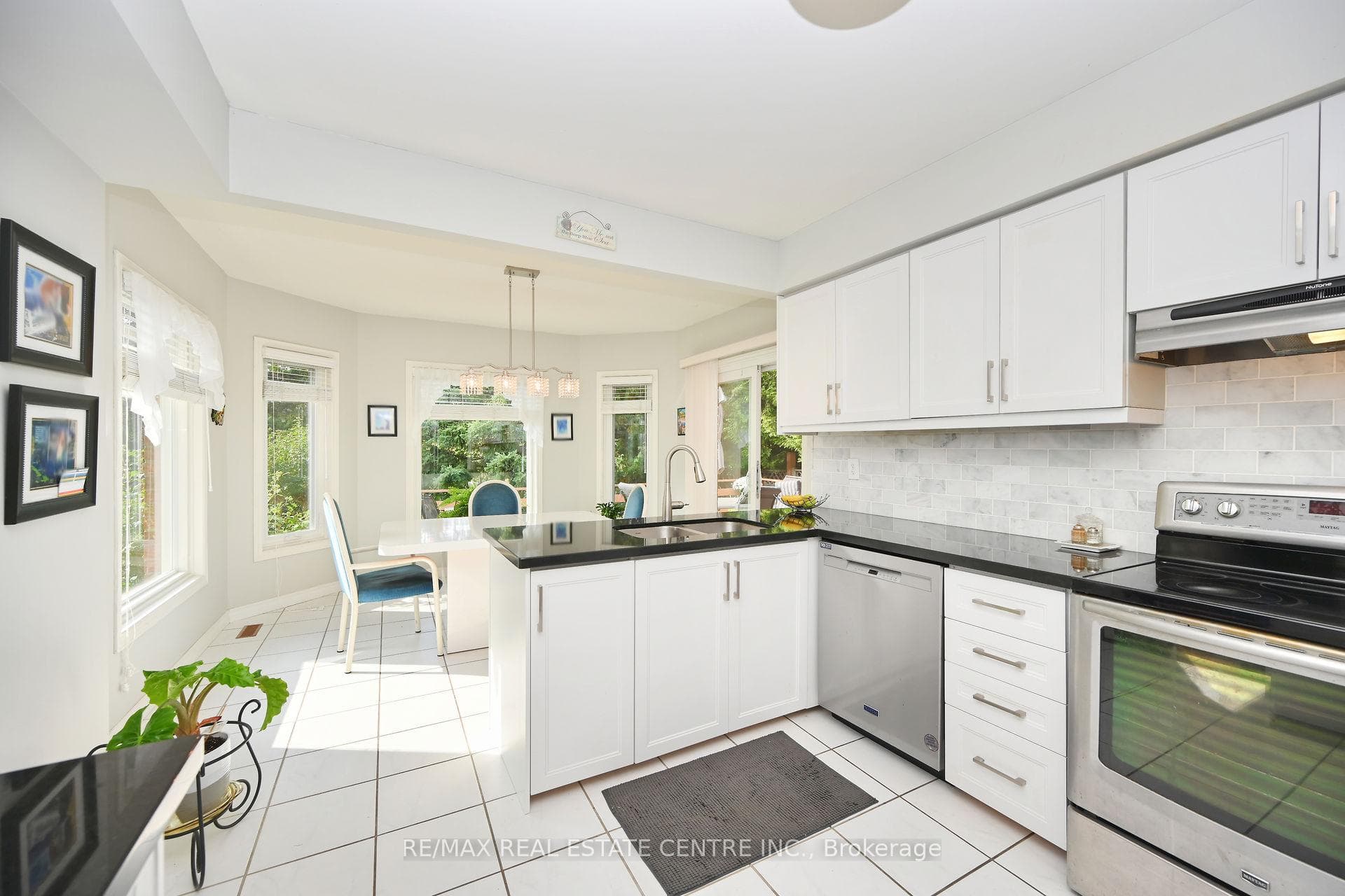1388 Will Scarlett Drive photo 16