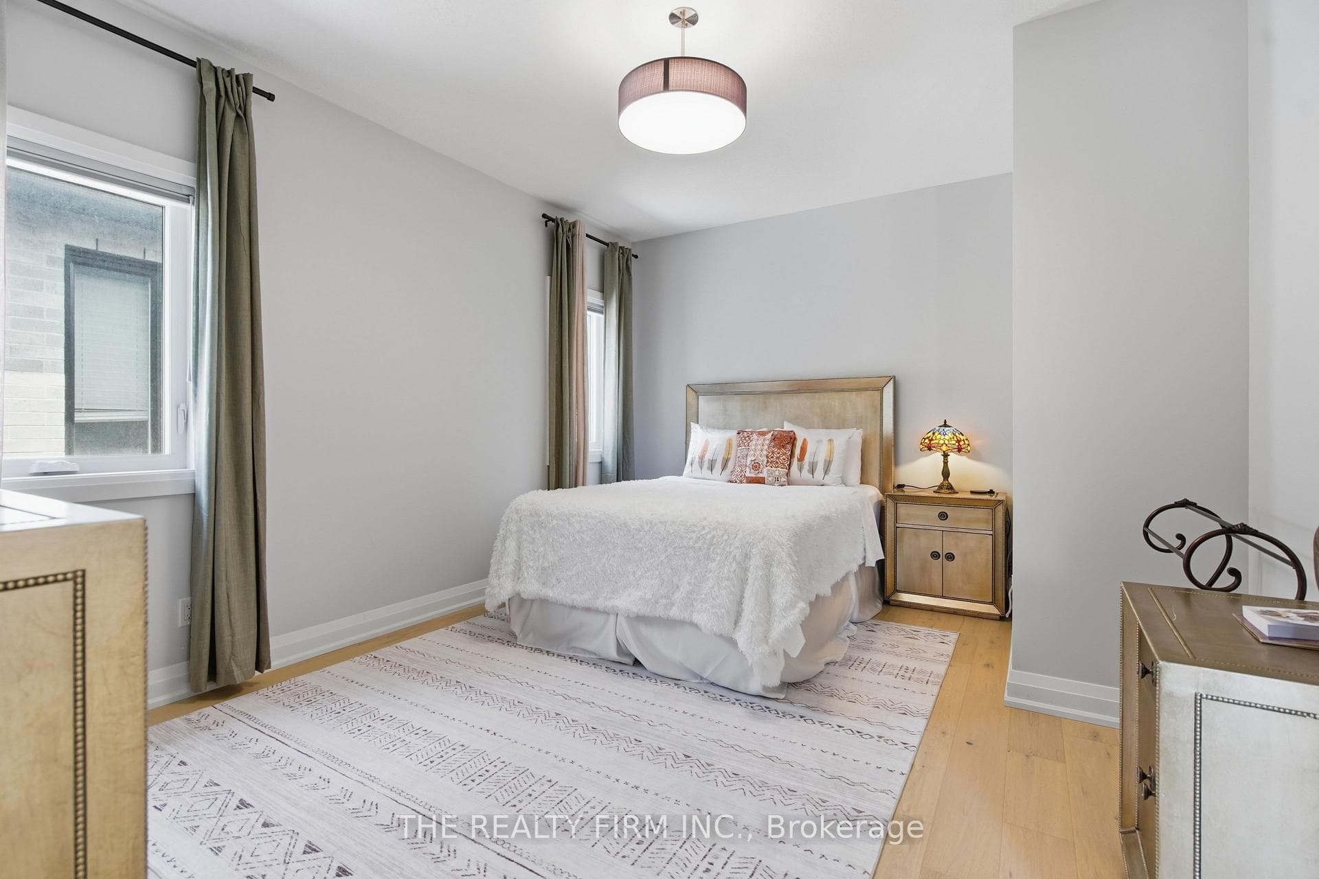 Primary Bedroom (2nd bedroom) - Ample space