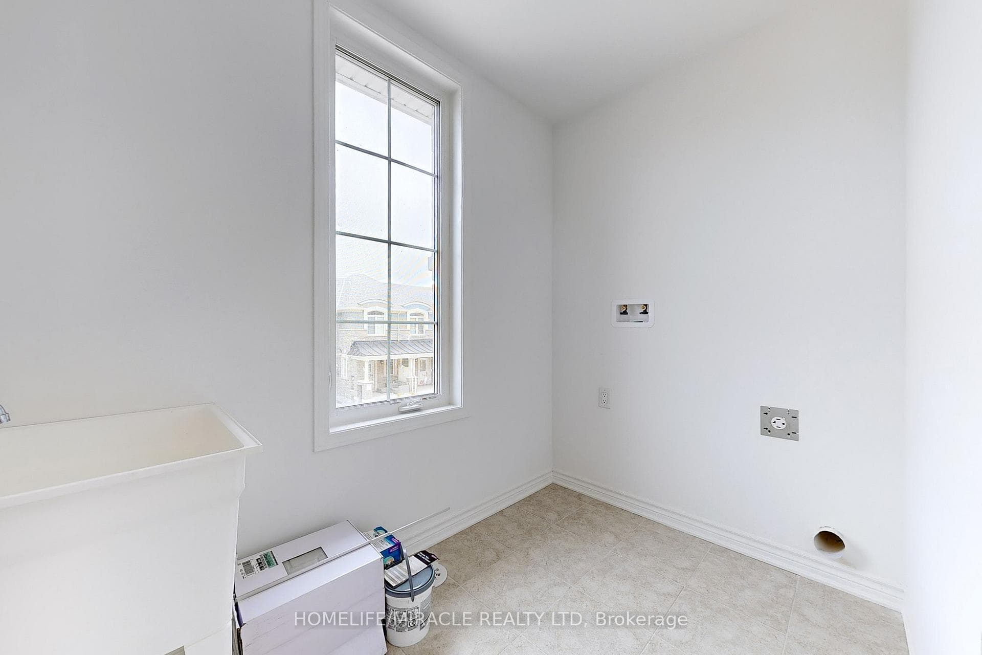 1825 Thames Circle photo 17