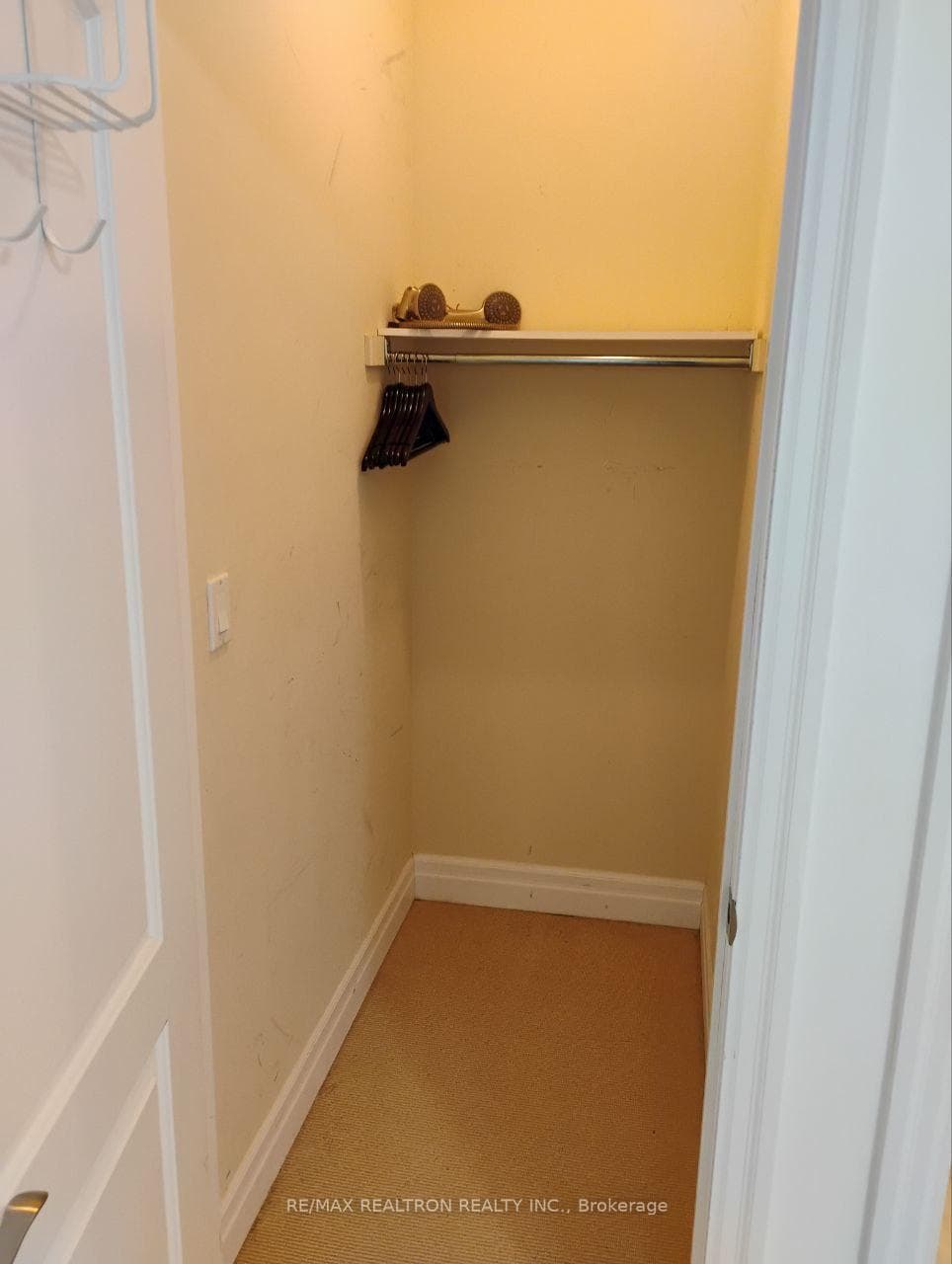 51 Beverley Glen Boulevard photo 7