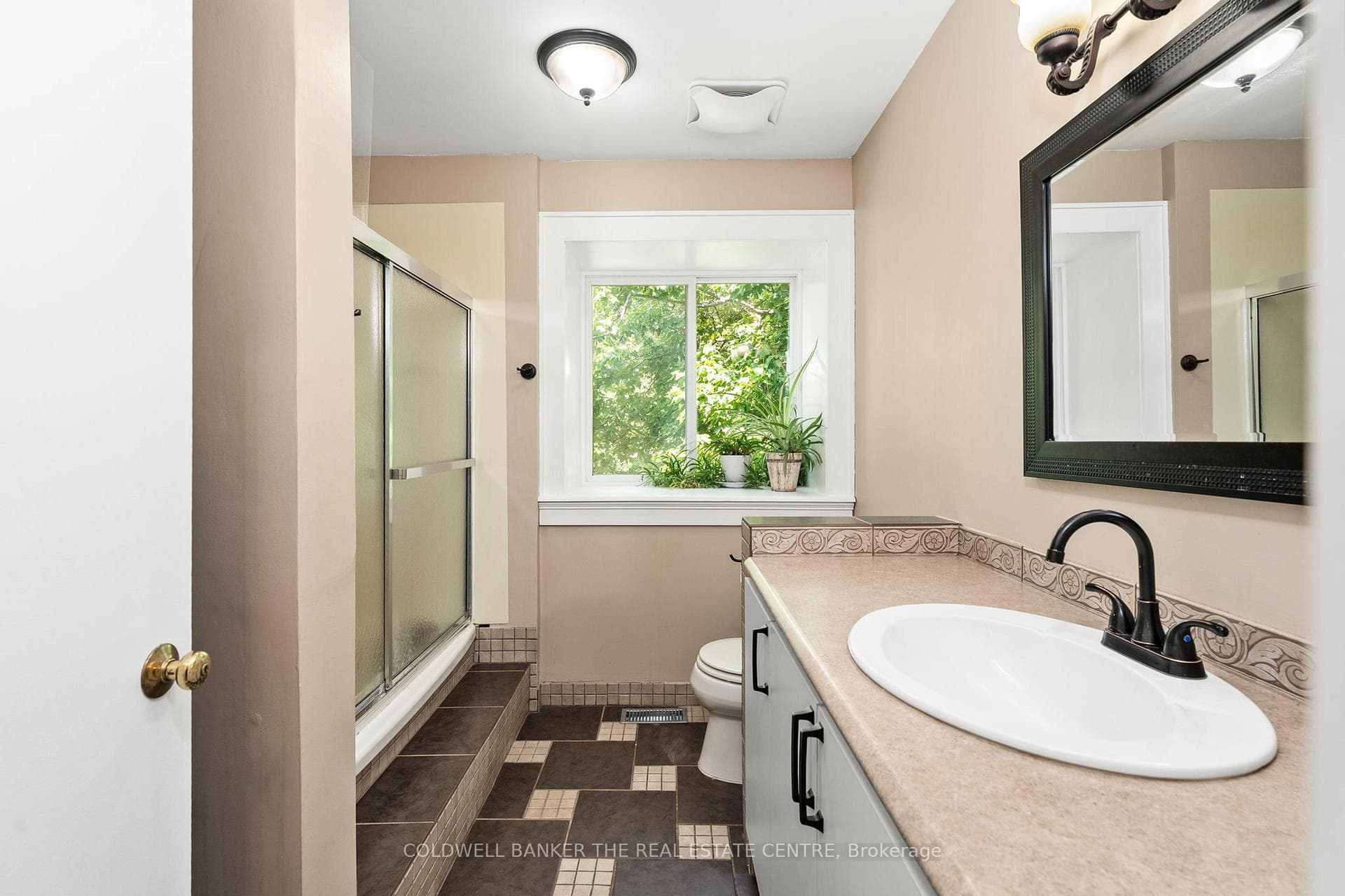10 Connaught Avenue photo 28