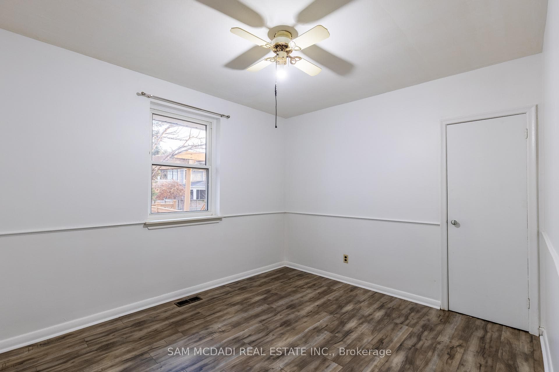 482 Brookside Drive photo 17