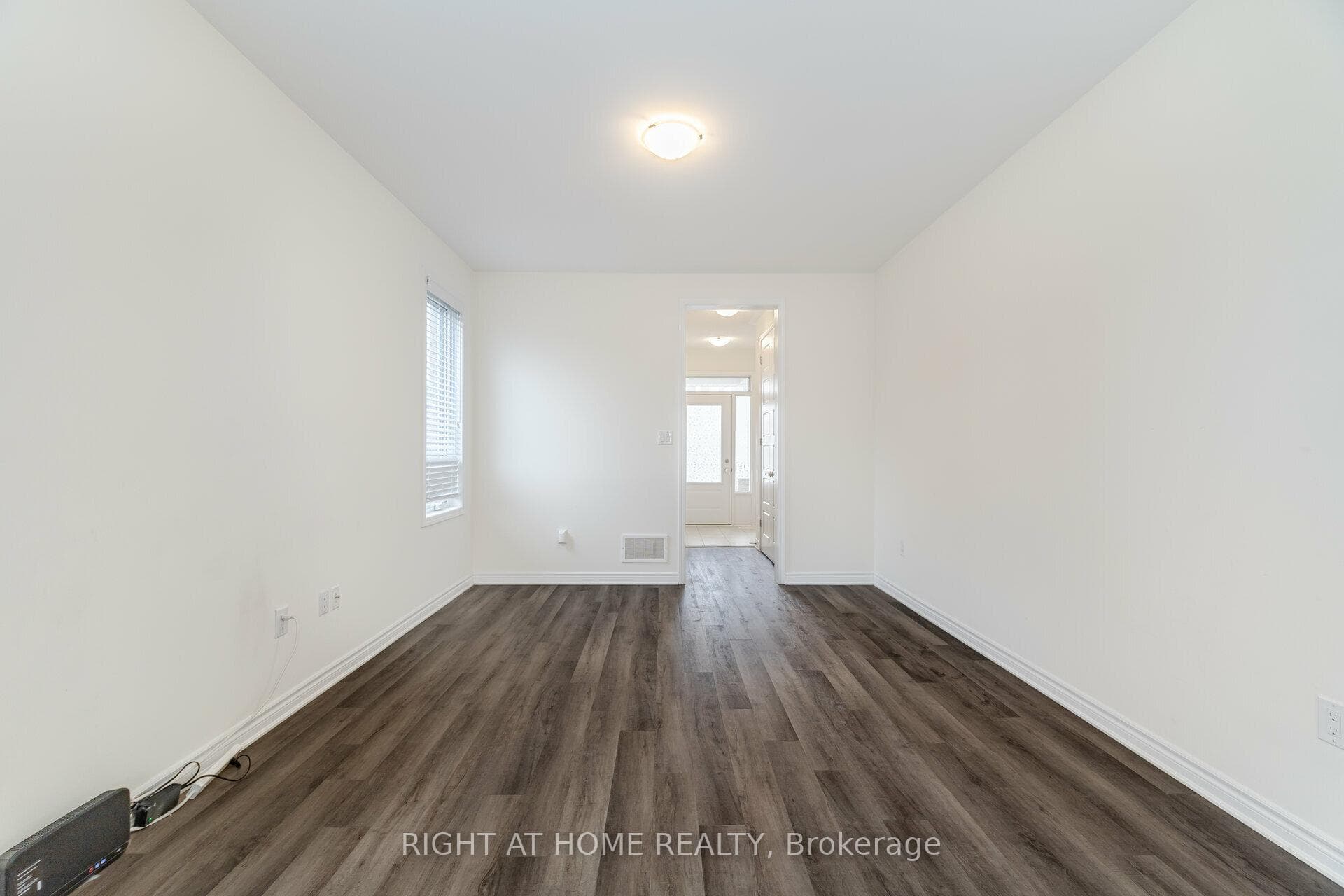 908 Sumac Gardens photo 8