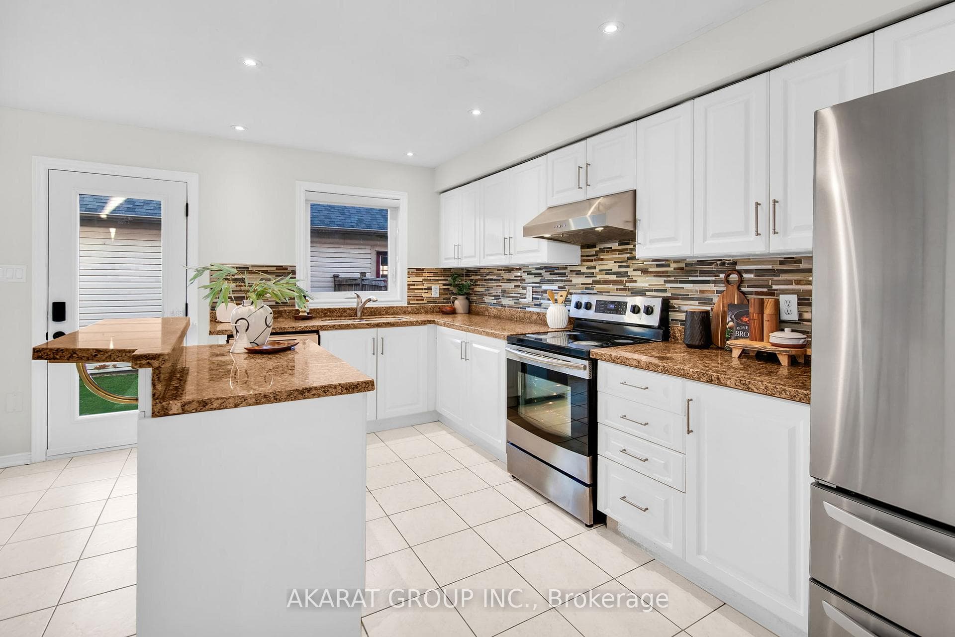75 Gatwick Drive photo 11