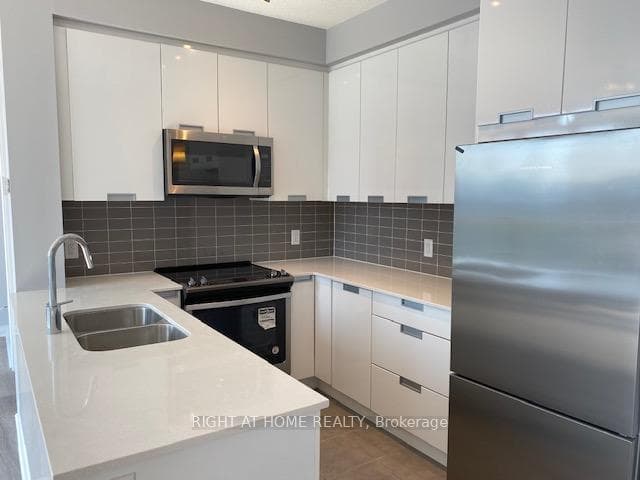 5025 Four Springs Avenue Unit 807 photo 9