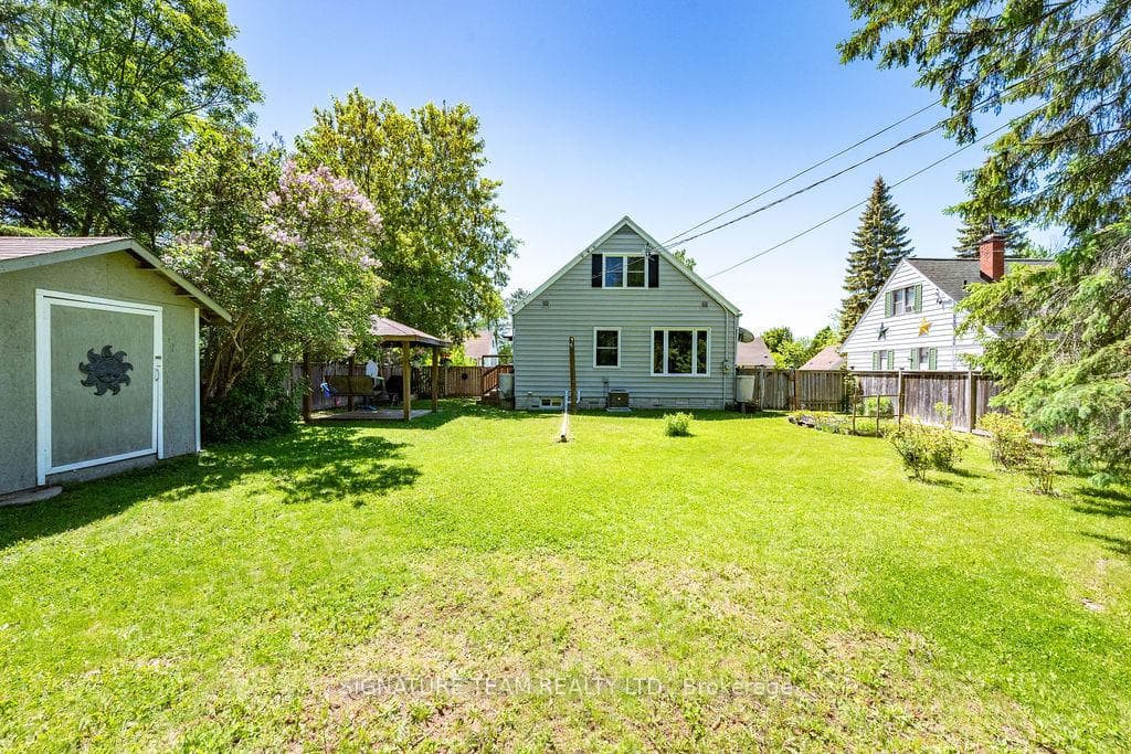 301 Chamberlain Street photo 8