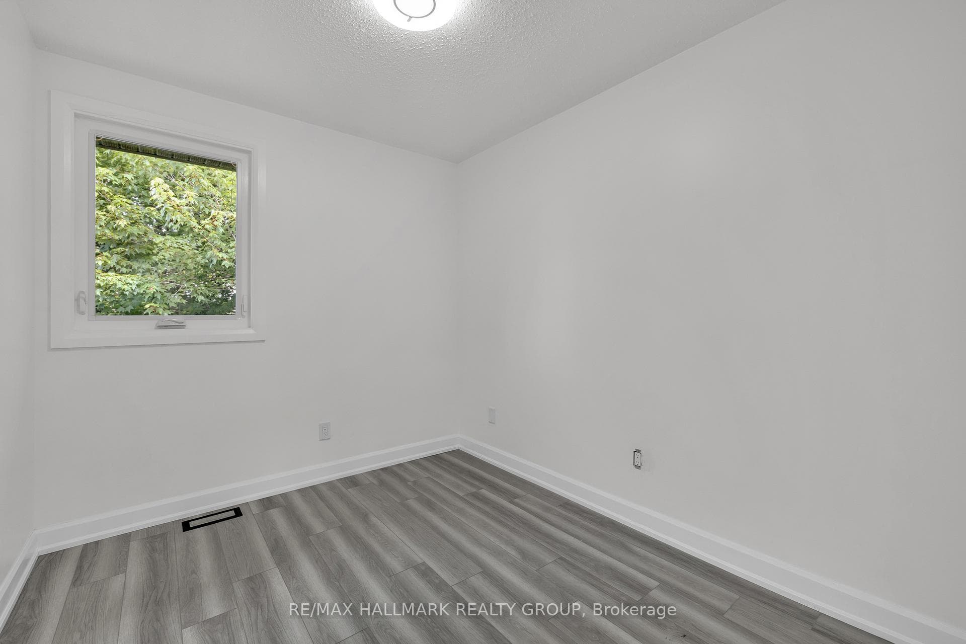 213 BOOTH Street photo 37