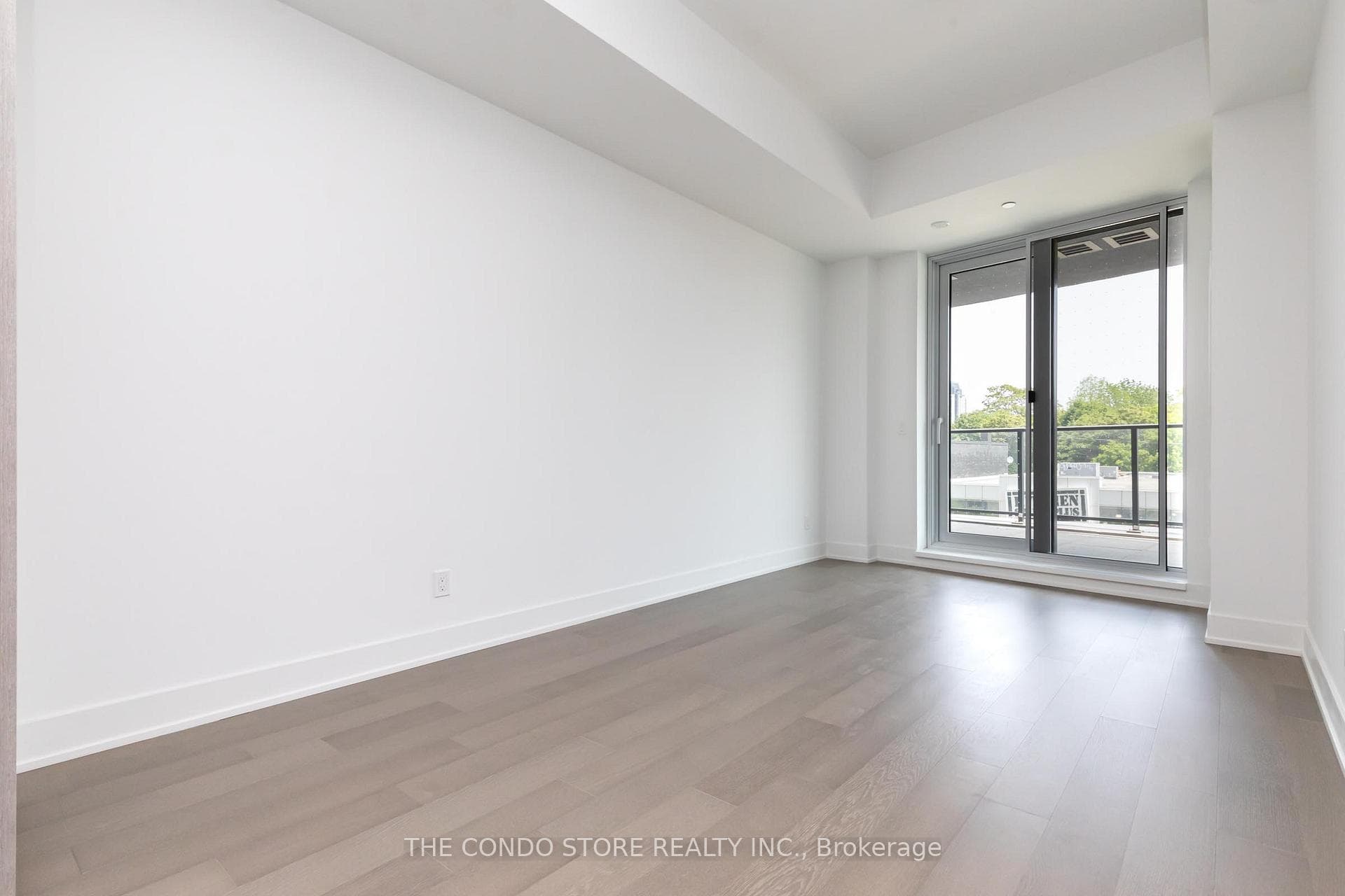 8 Manor Road Unit 304 photo 3