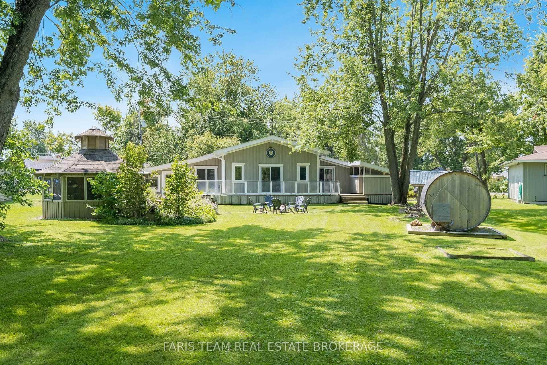 27 Poplar Crescent photo 37
