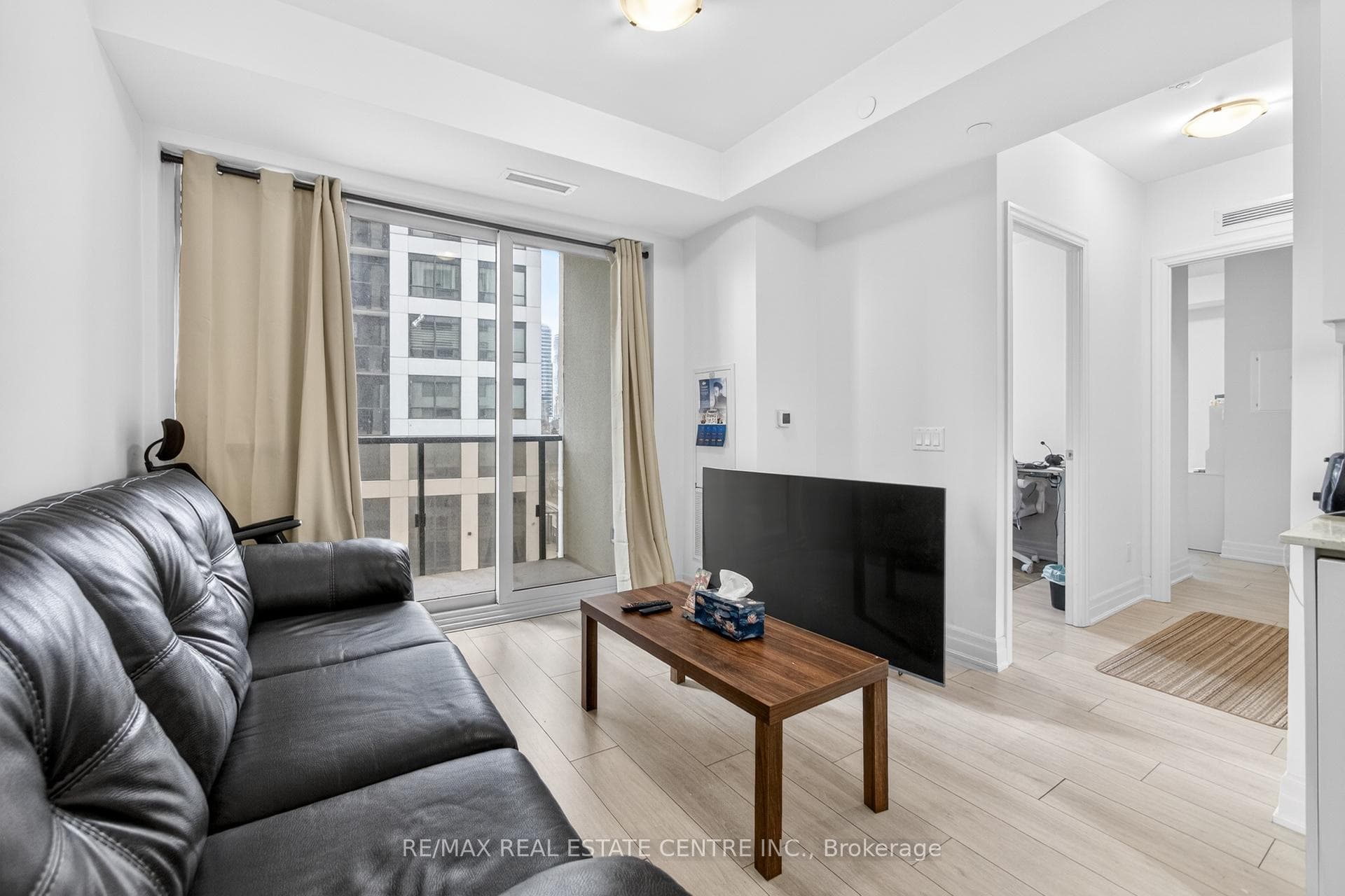 30 Elm Drive Unit 610 photo 12