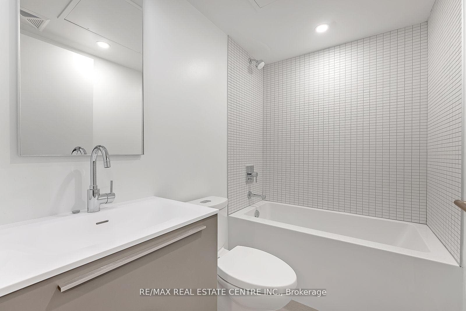 7 Watkinson Avenue Unit 106 photo 22