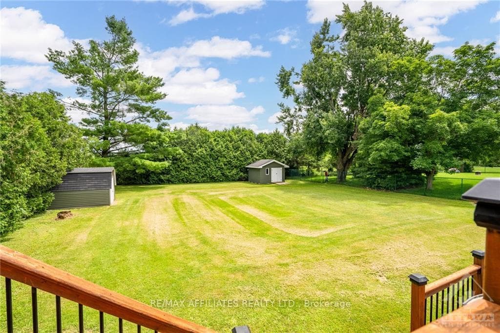 11514 QUEEN Street photo 29
