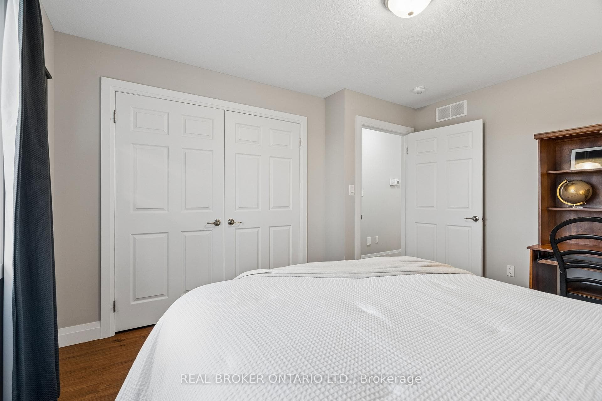 480 Grand Trunk Street photo 20