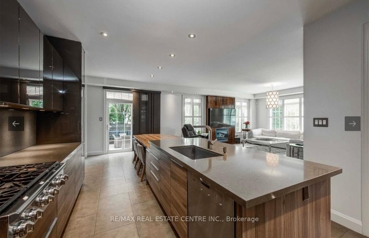 87 Great Lakes Boulevard photo 11